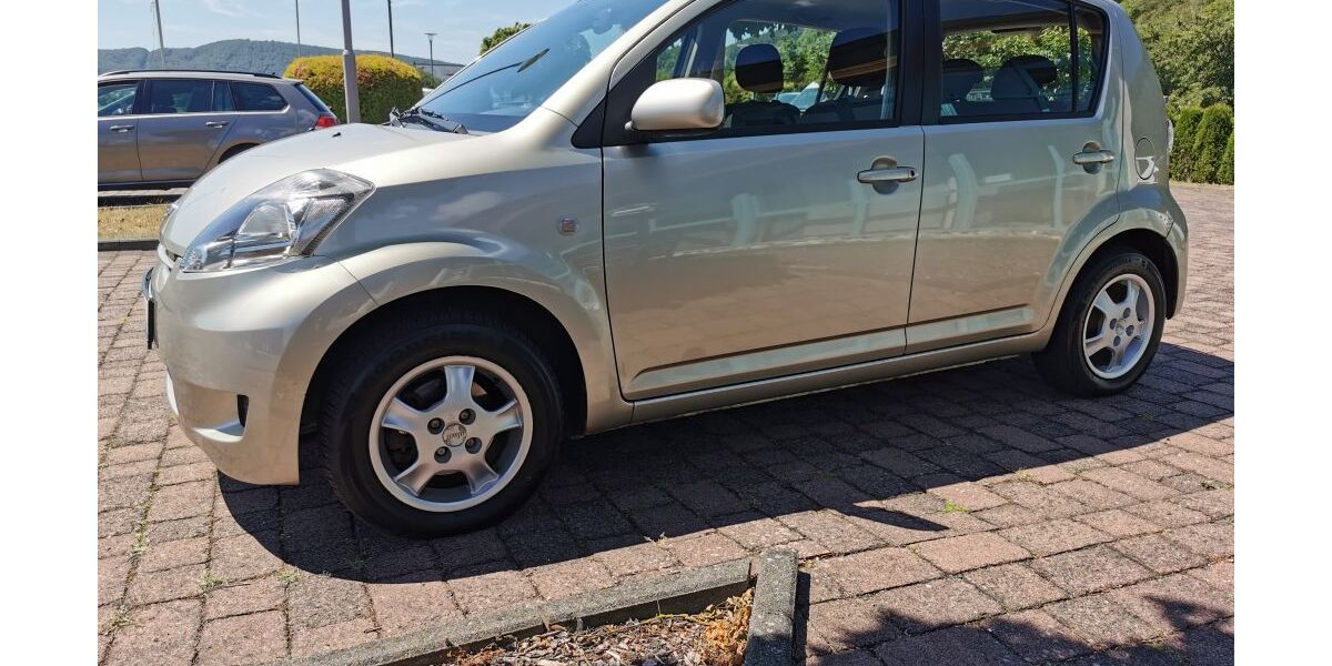 Daihatsu Sirion 118.000 km 2.300 &euro; Grafenrheinfeld 97506
