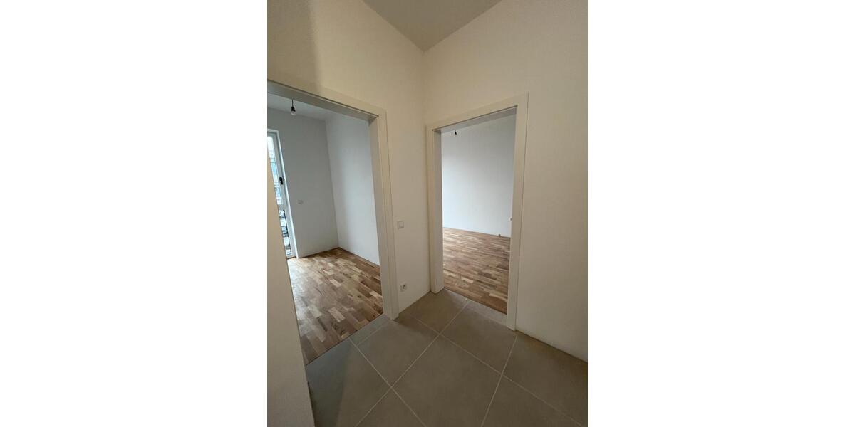 Einfamilienhaus Burghausen - 3 Zimmer, 82 m&sup2;, 1.300&euro; | Angebot:26144172