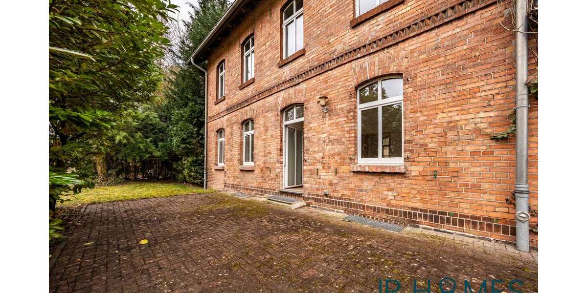 Zweifamilienhaus in ruhiger Naturlage mit Wassernähe– saniertes ehemaliges Bahnhofs-Häuschen - Zweifamilienhaus Sternebeck | Angebot:26095138