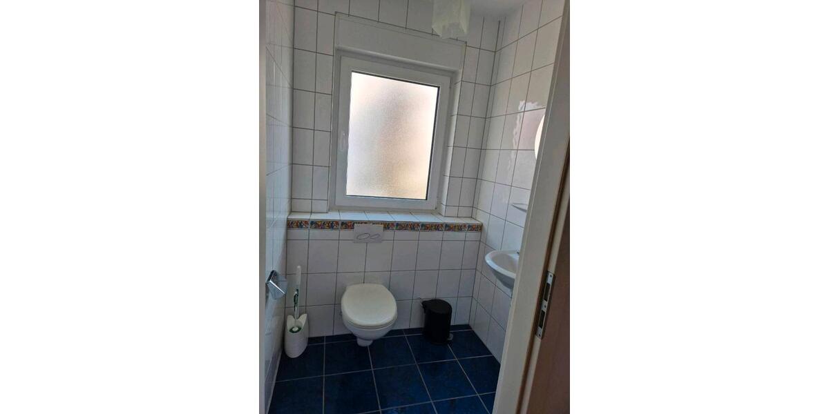 Doppelhaushälfte Kaiserslautern Bahnheim - 7 Zimmer, 220 m&sup2;, 2.250&euro; | Angebot:26170787