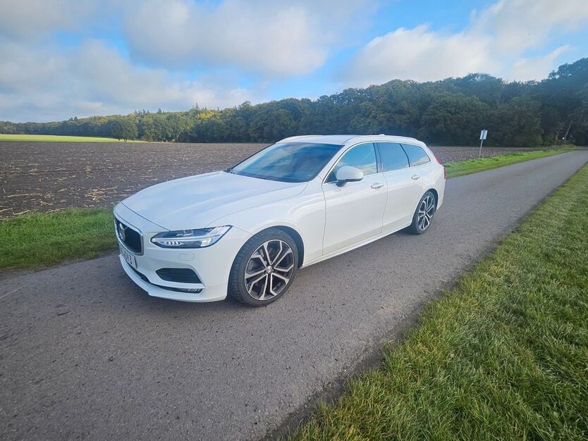 Volvo V90 84.000 km 27.600 € Marklohe 31608