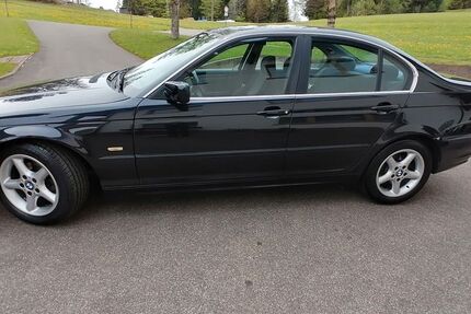 BMW 323 411.000 km 2.650 € Görwihl 79733