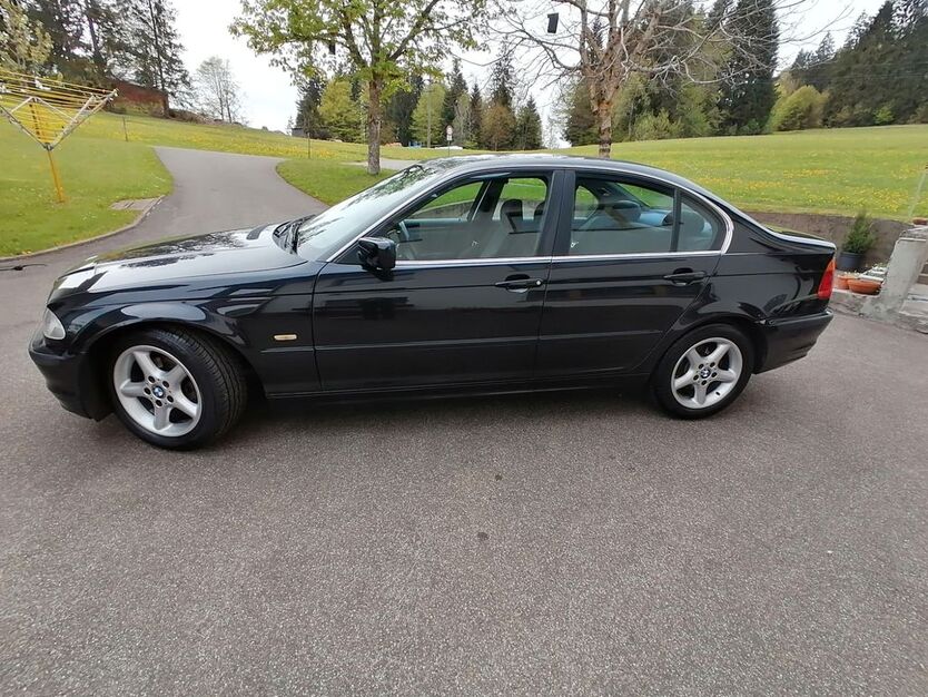 BMW 323 411.000 km 2.650 € Görwihl 79733