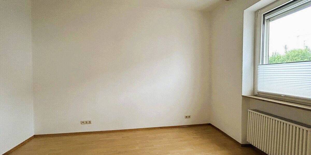 Etagenwohnung Ansbach - 4 Zimmer, 74 m&sup2;, 670&euro; | Angebot:26840875