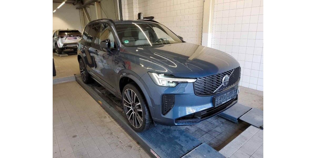 Volvo XC90 26.347 km 69.999 &euro; Friedberg 86316