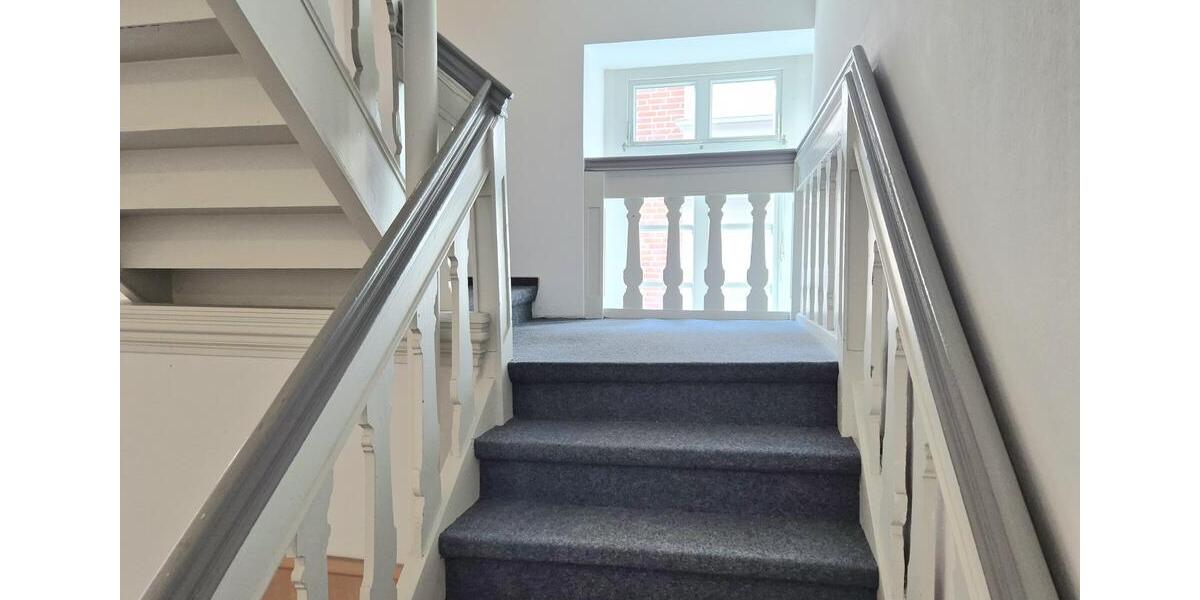 Dachgeschoßwohnung Esens - 2 Zimmer, 75 m&sup2;, 600&euro; | Angebot:26368384