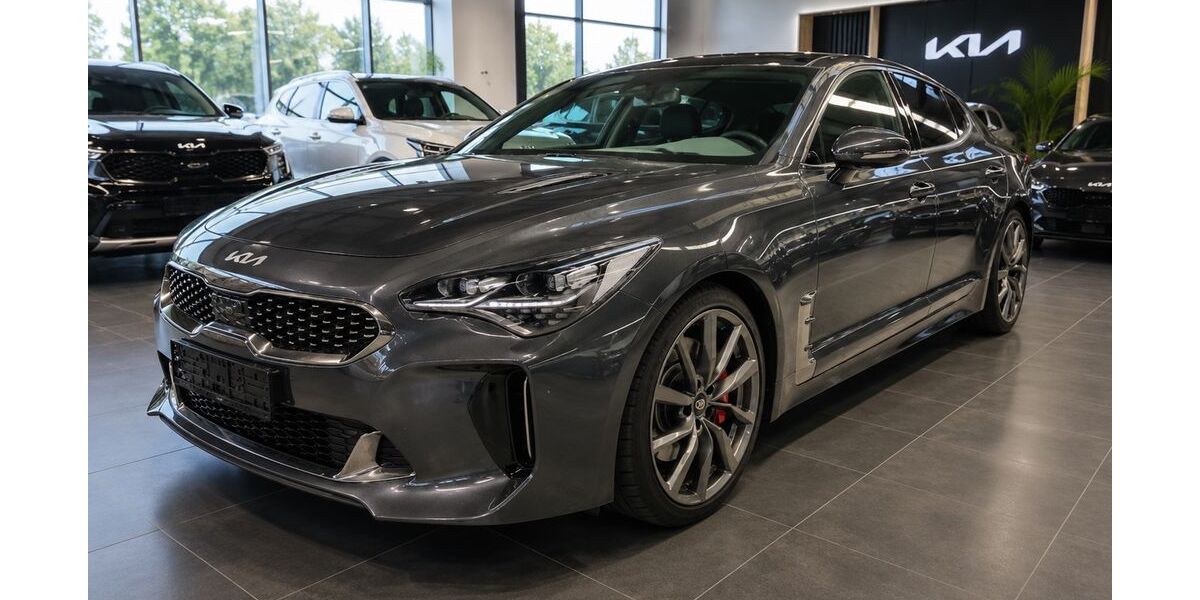 Kia Stinger 153.000 km 21.980 &euro; München 81827