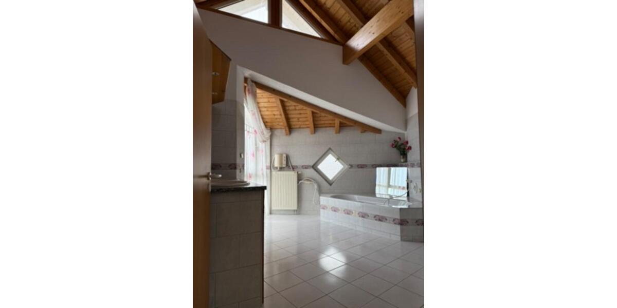 Einfamilienhaus Bad Dürrheim - 5 Zimmer, 210 m&sup2;, 1.800&euro; | Angebot:25403158