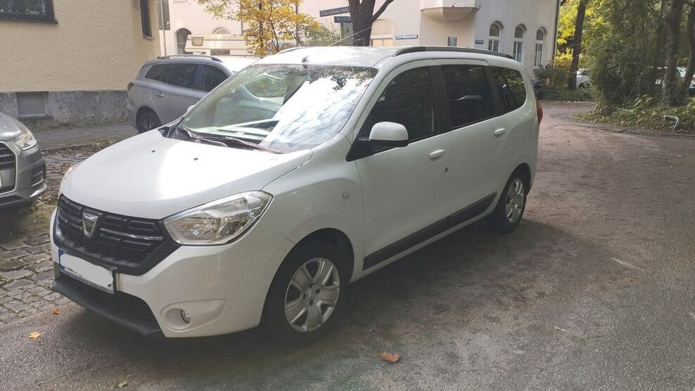 Dacia Lodgy 90.000 km 9.750 € München 81539