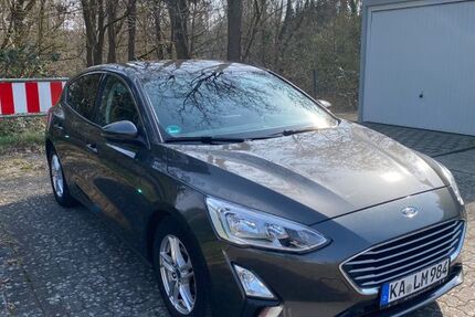 Ford Focus 82.000 km 8.900 &euro; Karlsruhe 76149