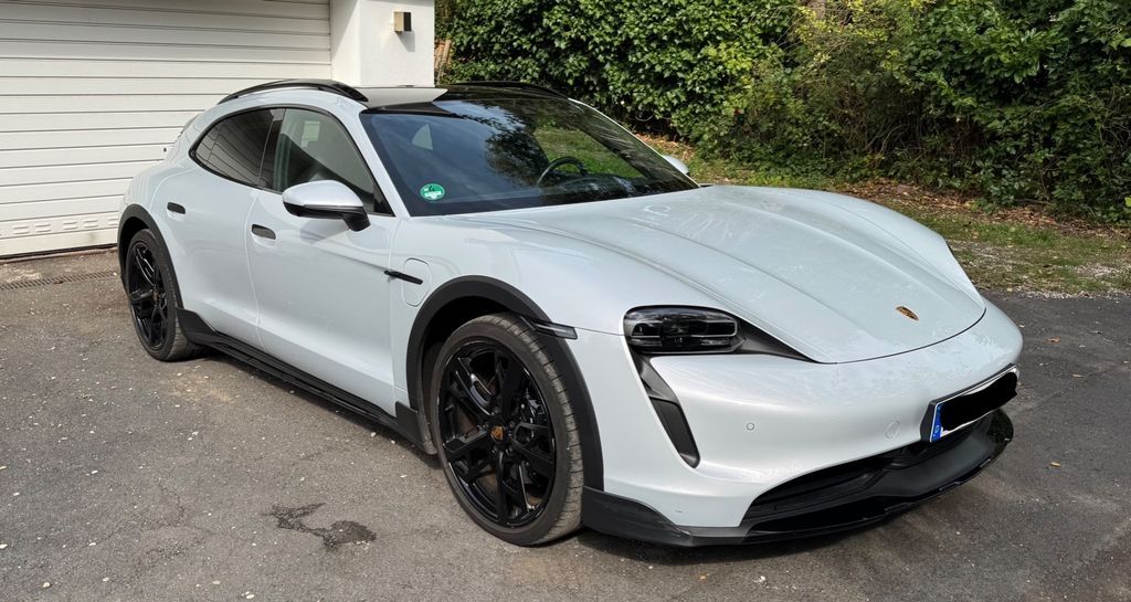 Porsche Taycan 30.000 km 69.500 € Bonn 53175