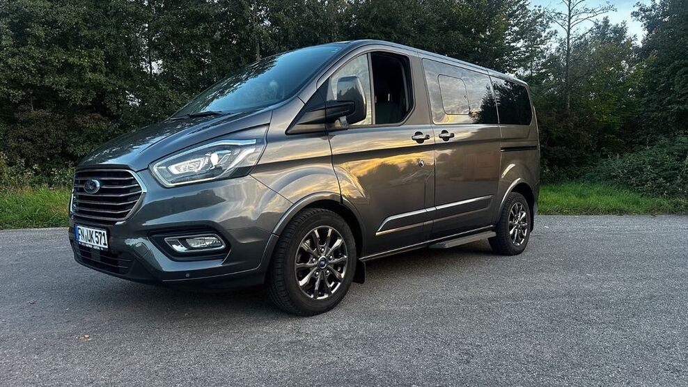 Ford Tourneo Custom 67.000 km 37.999 € Friedrichshafen 88046