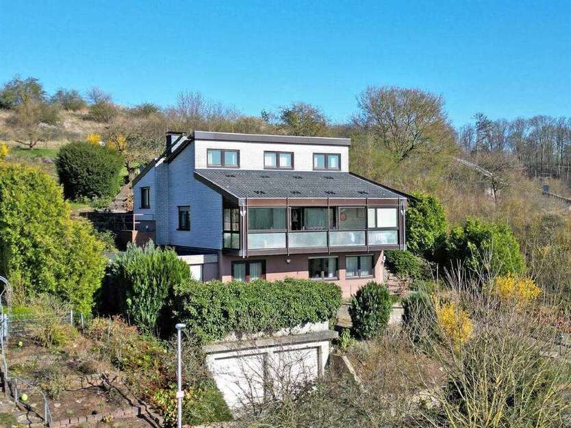 Haus zum Kaufen in Calden 298.000 € 142.92 m²