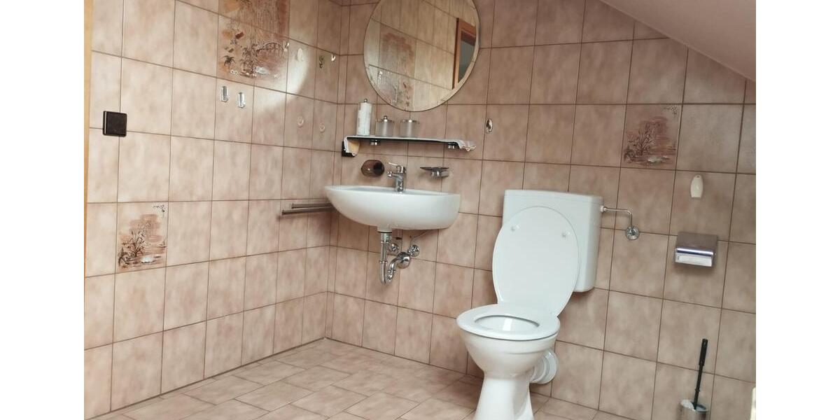 Dachgeschoßwohnung Neresheim - 3 Zimmer, 76 m&sup2;, 700&euro; | Angebot:25990810