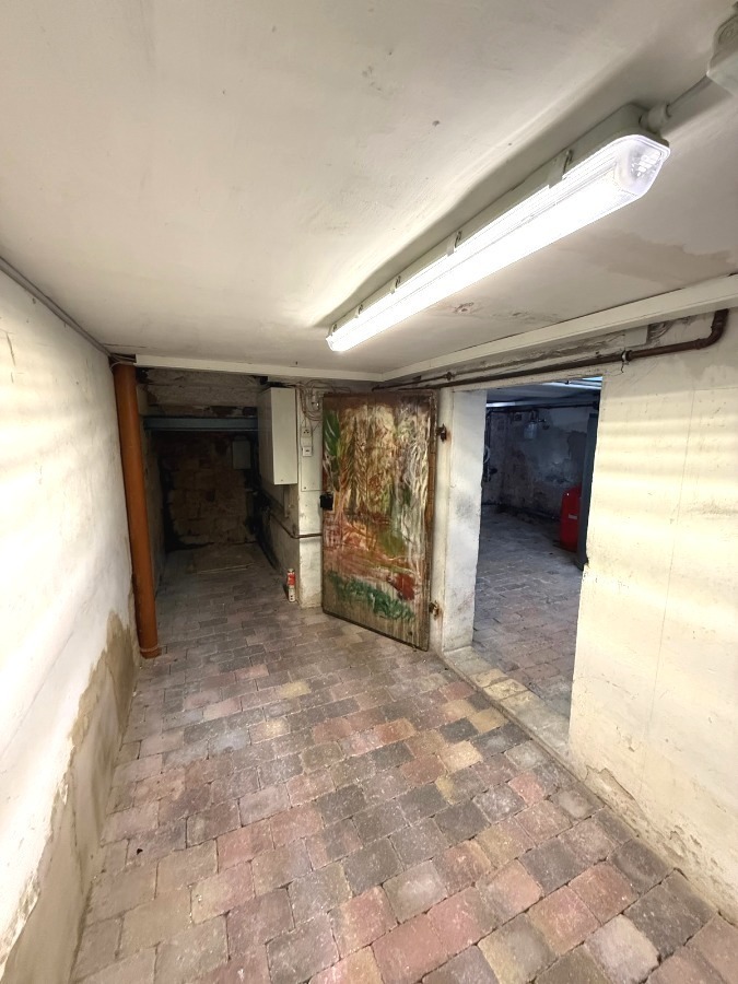 Stilvolle DHH klimatisiert mit Garten, Terrasse & Keller – 4 Etagen in bester Lage