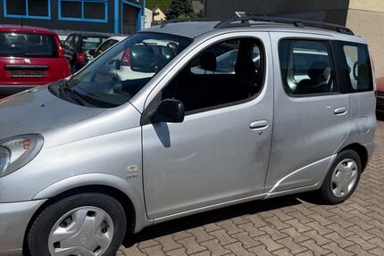 Toyota Yaris 112.000 km 2.150 &euro; Idar-Oberstein 55743