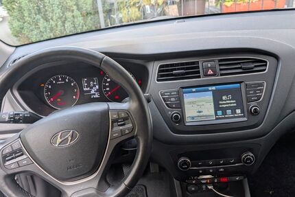 Hyundai i20 27.700 km 13.190 &euro; Königswinter 53639