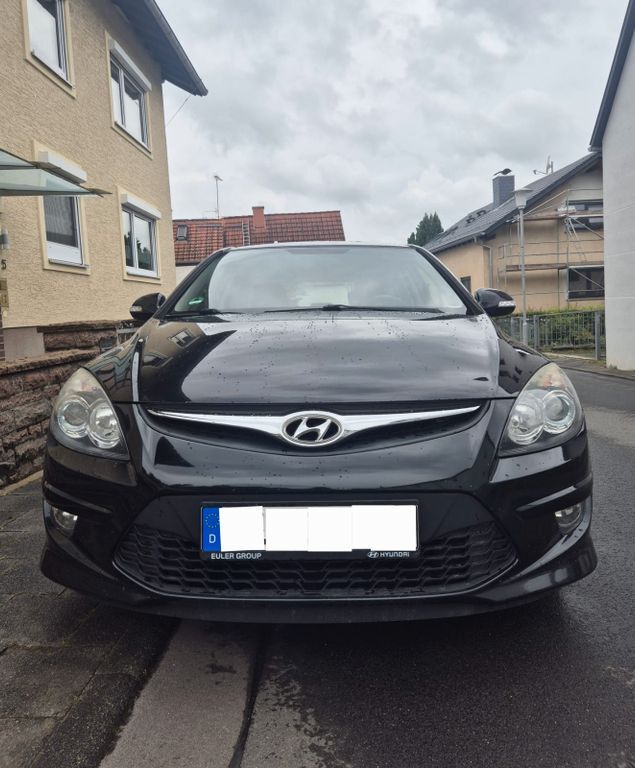 i30