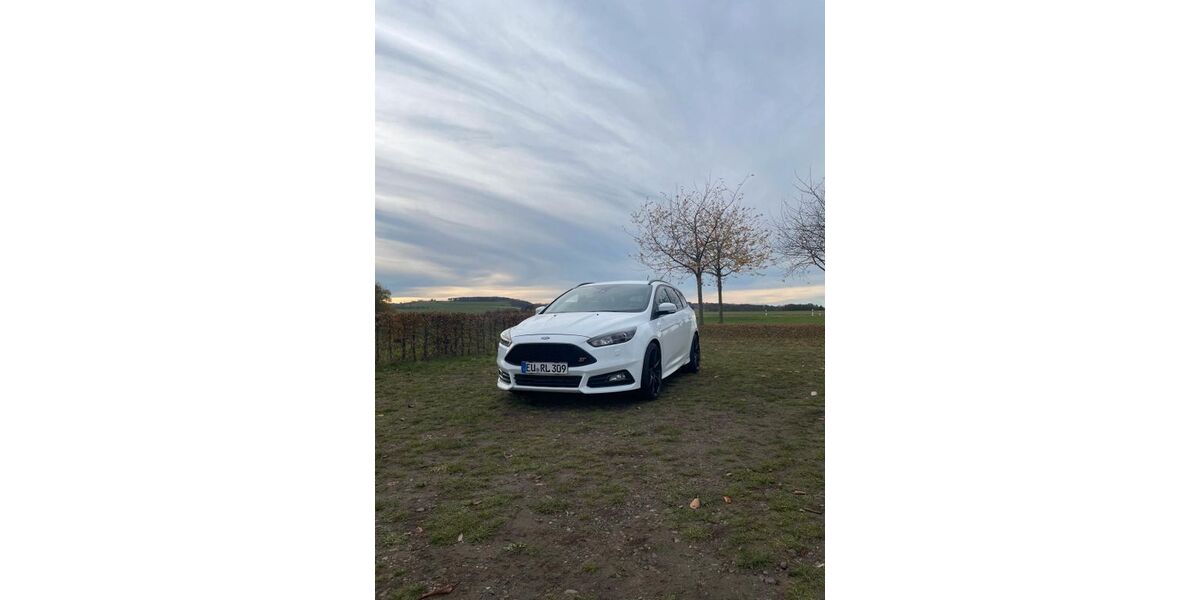 Ford Focus 22.000 km 13.249 &euro; Zülpich 53909