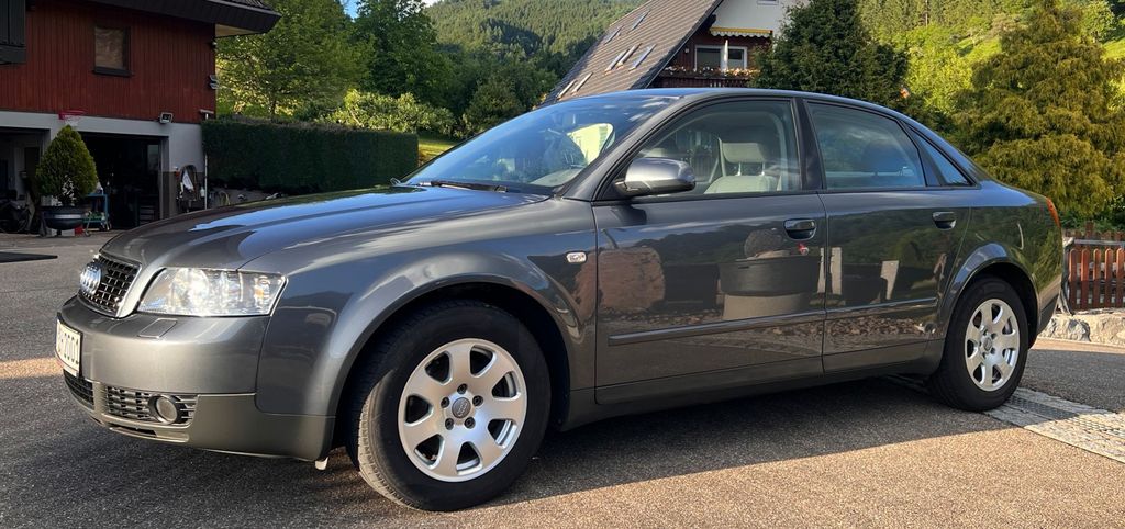 Audi A4 242.000 km 3.300 &euro; Wolfach 77709