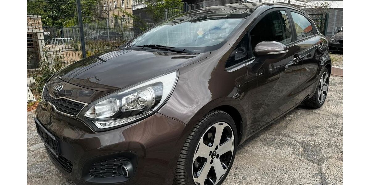 Kia Rio 99.000 km 10.999 &euro; Berlin 13187