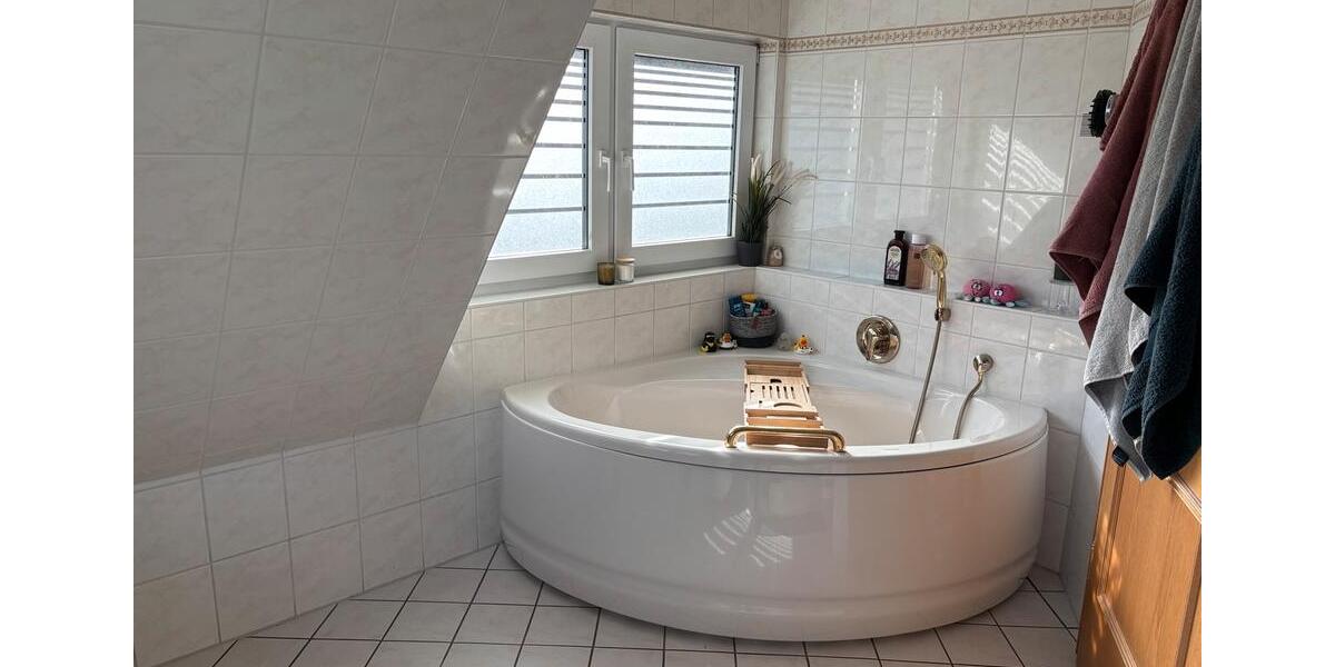 Doppelhaushälfte Niestetal - 4.5 Zimmer, 155 m&sup2;, 1.780&euro; | Angebot:25353960