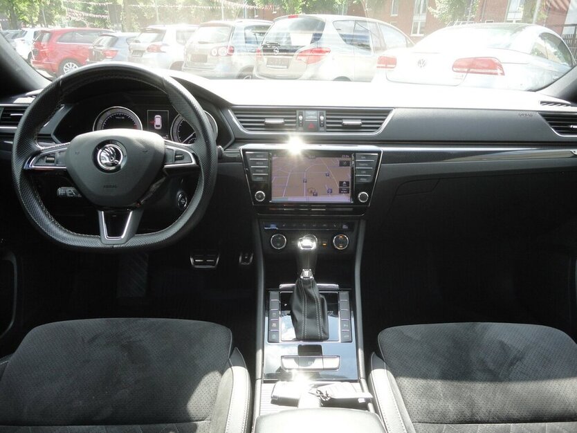 Skoda Superb Sportline4x4 Navi PanoSdach BiXenon Leder 122.000 km 18.900 € Neuss 41462