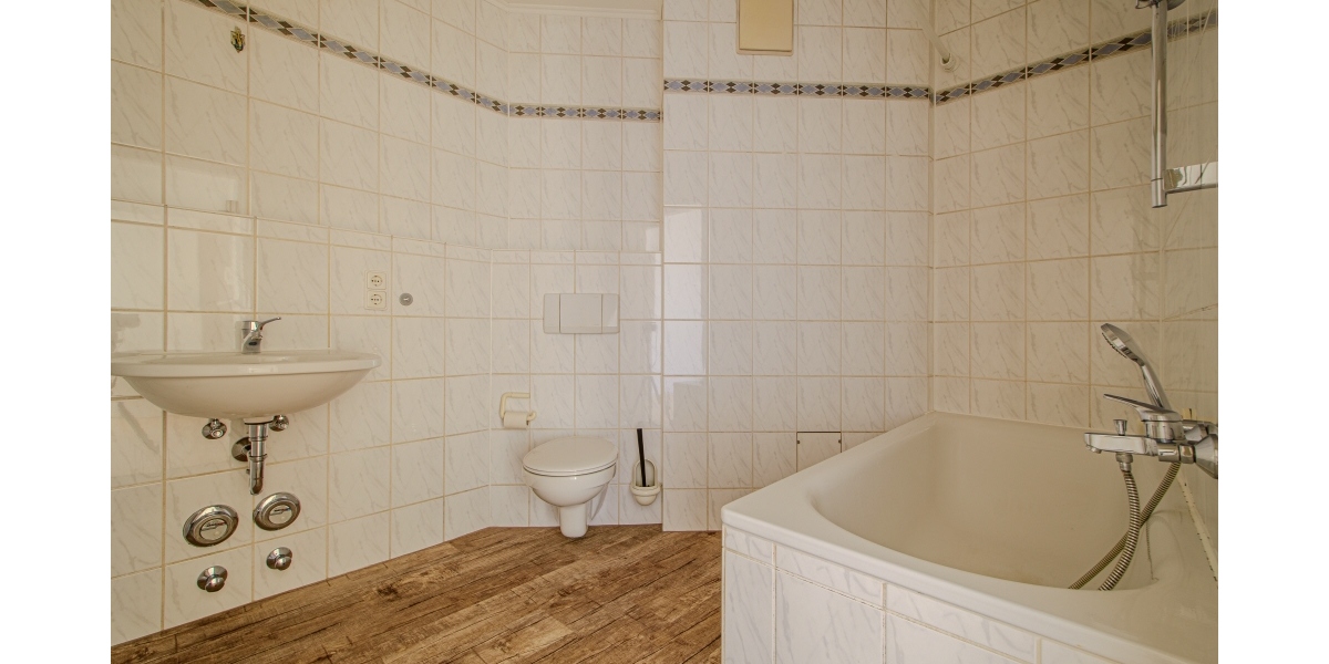SUPER GRUNDRISS – BALKON – ROLLOS – WANNENBAD – EINBAUKÜCHE – TG-STELLPLATZ - Erdgeschoßwohnung Dresden Leubnitz-Neuostra | Angebot:26827248