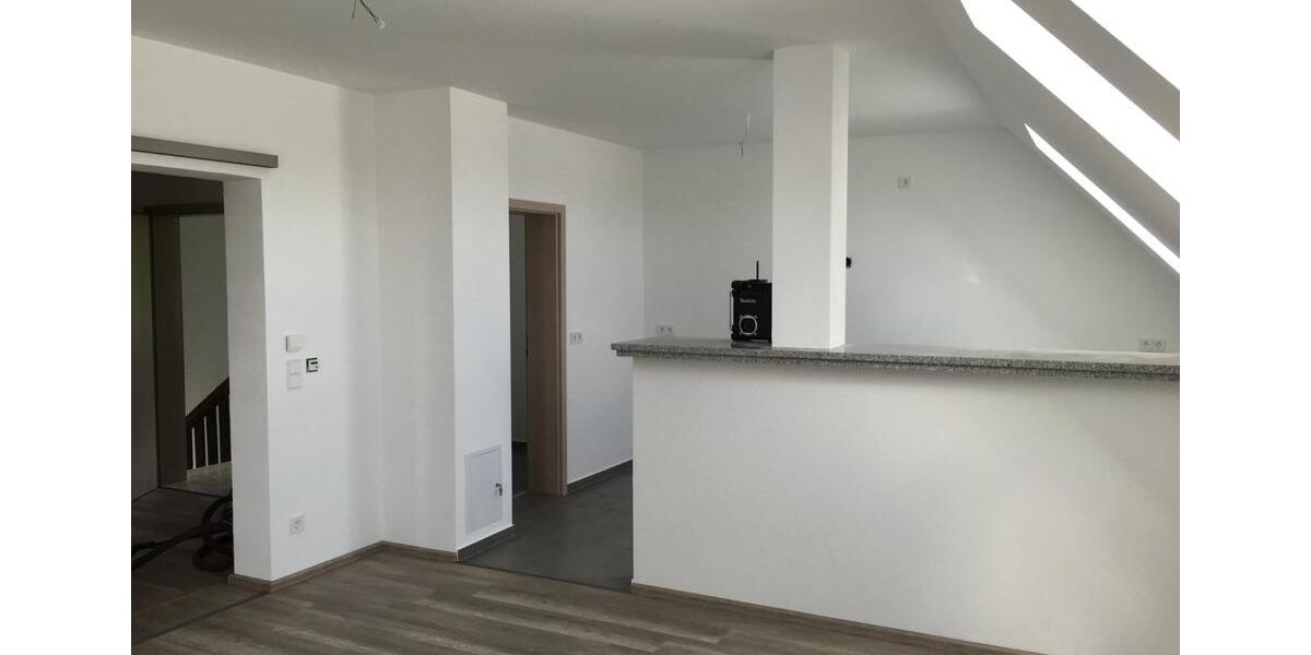 Dachgeschoßwohnung Dürrlauingen - 7 Zimmer, 175 m&sup2;, 1.300&euro; | Angebot:25509717