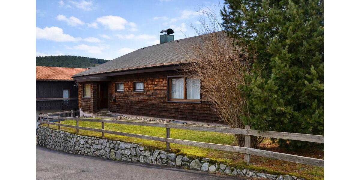 Bungalow Titisee-Neustadt Neustadt - 6 Zimmer, 175 m&sup2;, 420.000&euro; | Angebot:26239395