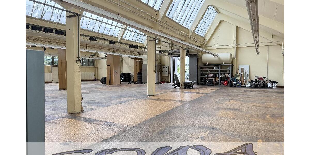 Wohnhaus mit Innenpool und Sauna in einer guten Lage in Gaimersheim, mit Gewerbefläche - Ein Objekt von Ihrem Immobilienpartner SOWA Immobilien und Finanzen 1 zimmer