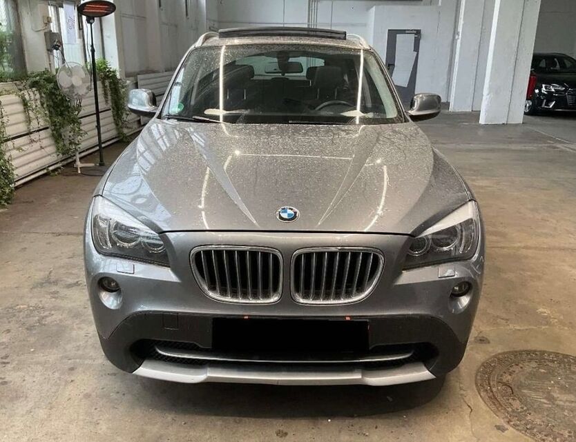 X1