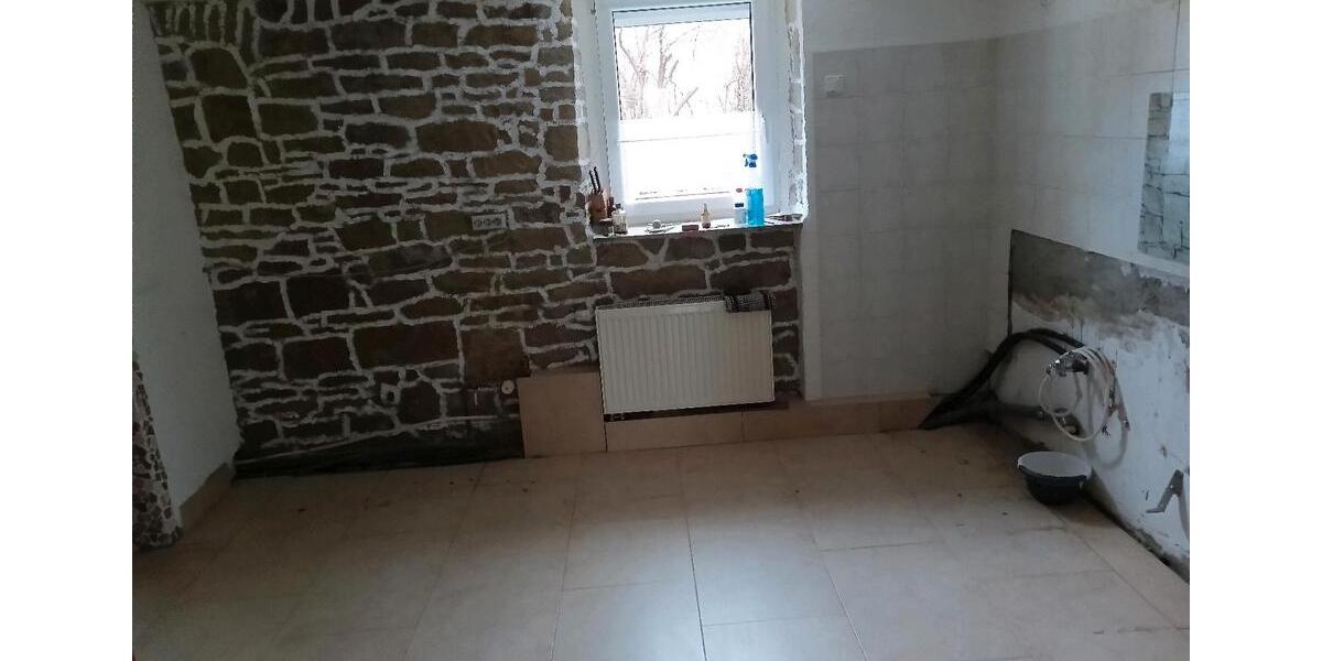 Etagenwohnung Arnstein - 8 Zimmer, 200 m&sup2;, 300.000&euro; | Angebot:26024338