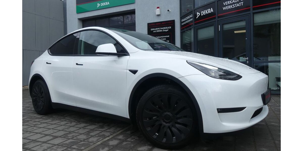 Tesla Model Y 27.233 km 36.400 &euro; Berlin 13156