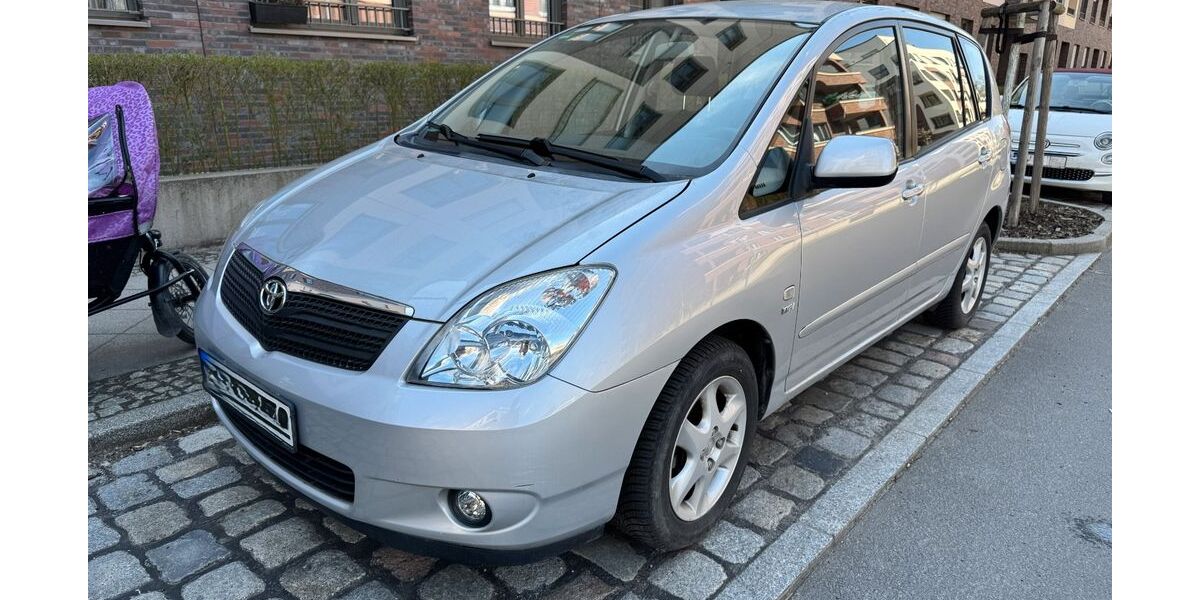 Toyota Corolla Verso 51.000 km 6.900 &euro; Berlin 10318