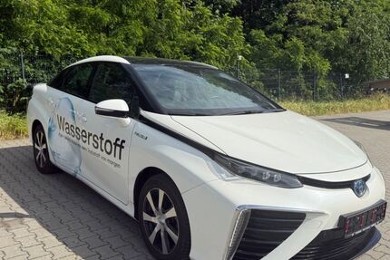 Toyota Mirai 105.000 km 8.999 &euro; Wildau 15745