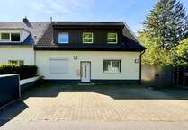 Haus zum Kaufen in Düsseldorf 1.090.000 € 265 m²