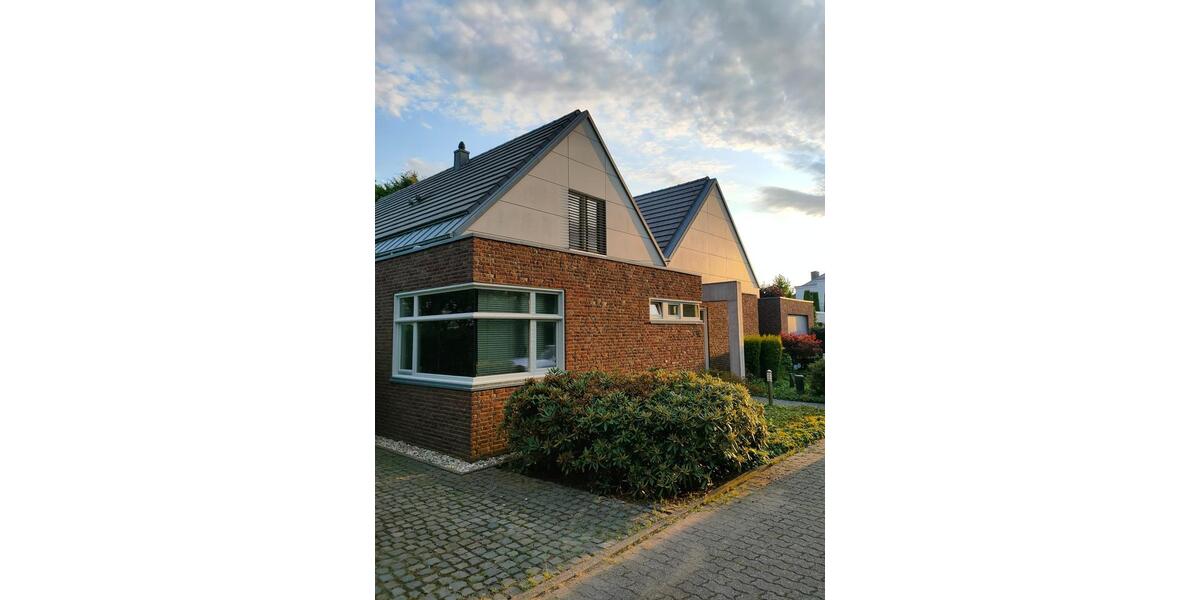 Freistehendes barrierefreies Architeketenhaus in bevorzugter Lage 4.5 zimmer