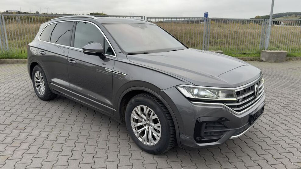 VW Touareg 237.300 km 25.900 € Bad Hersfeld 36251