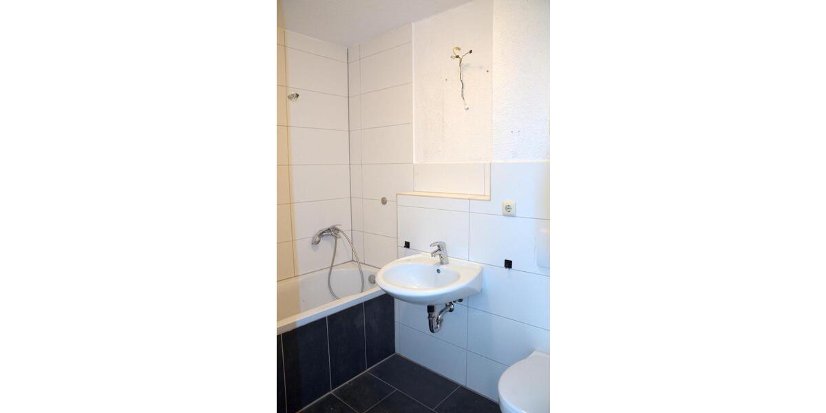 Etagenwohnung Bad Lippspringe - 3 Zimmer, 81 m&sup2;, 170.000&euro; | Angebot:26329413