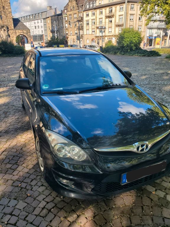 i30