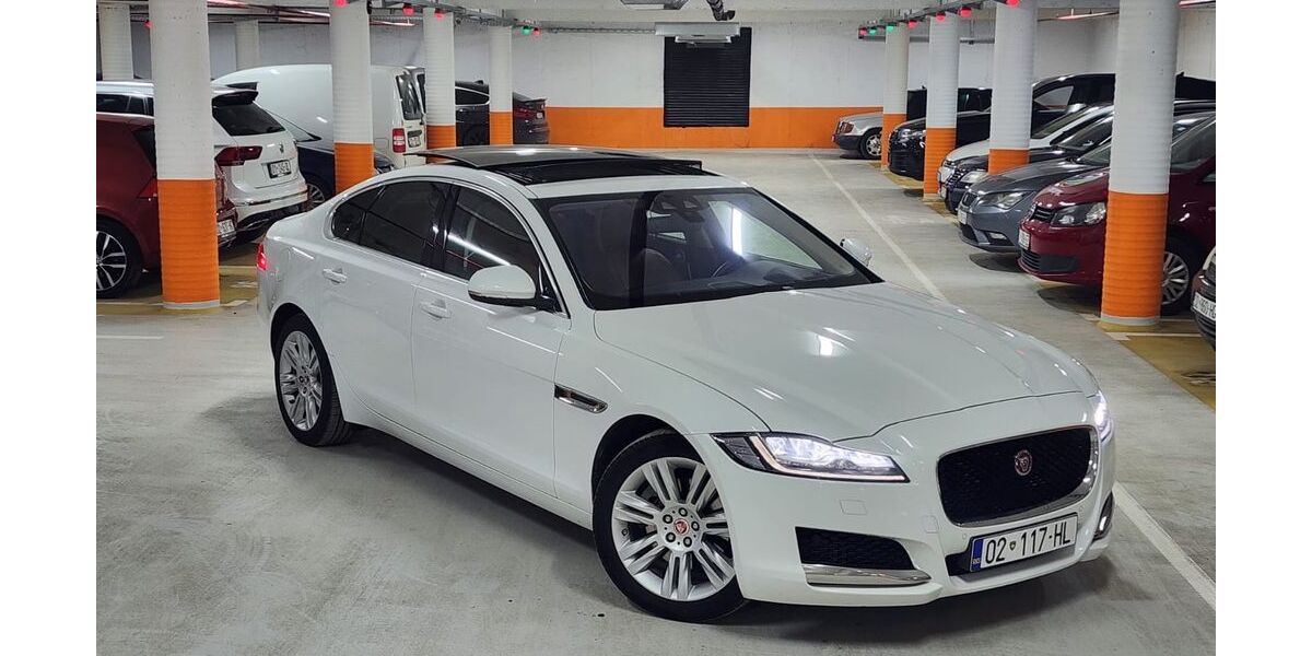 Jaguar XF 188.000 km 9.990 &euro; Neresheim 73450