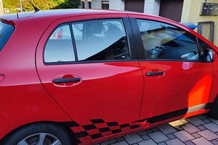 Toyota Yaris 100.000 km 4.900 € Passau 94036