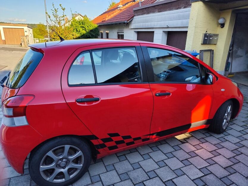Toyota Yaris 100.000 km 4.900 € Passau 94036