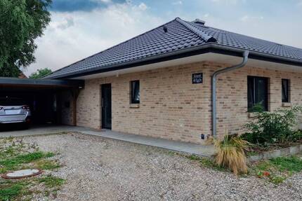 Neuwertiger Bungalow in ruhiger Lage mit Carport und Abstellräumen 3 zimmer