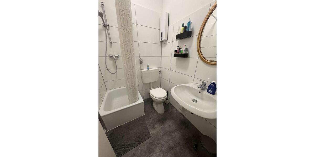 Charmante Dachgeschosswohnung mit viel Licht und modernem Komfort 2 zimmer