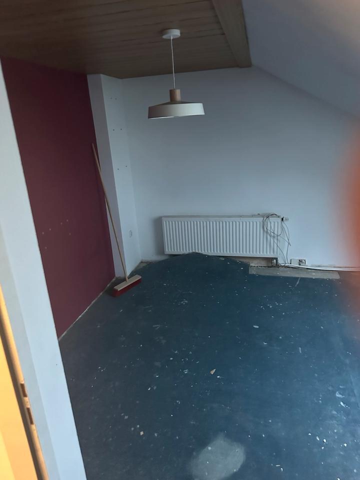 Dachgeschoßwohnung 2 Raum mit Duschbad