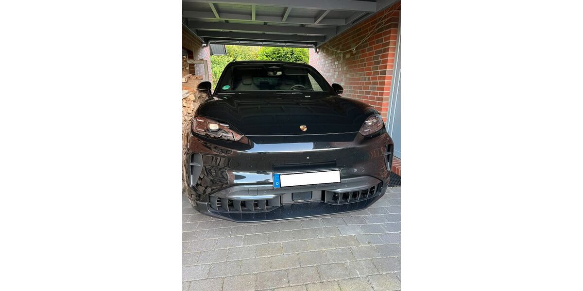 Porsche Cayenne 4.900 km 106.900 &euro; Stade 21680