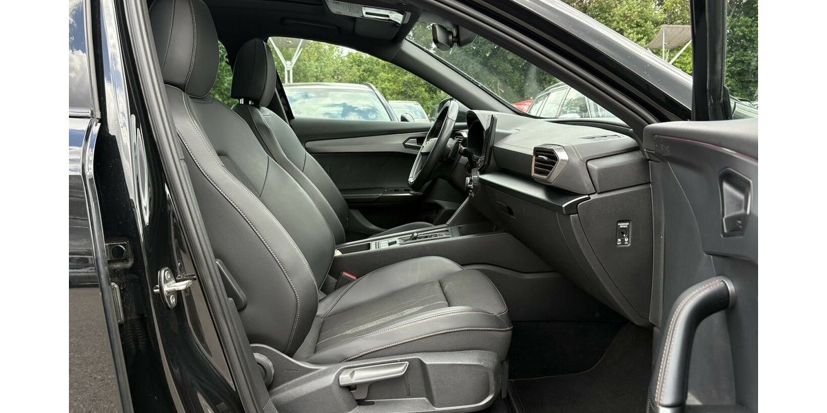 Cupra Formentor 1.5 TSI CARPLAY/NAVI/KAMERA/ACC/AHK 148.927 km 19.900 &euro; Villingen-Schwenningen 78054
