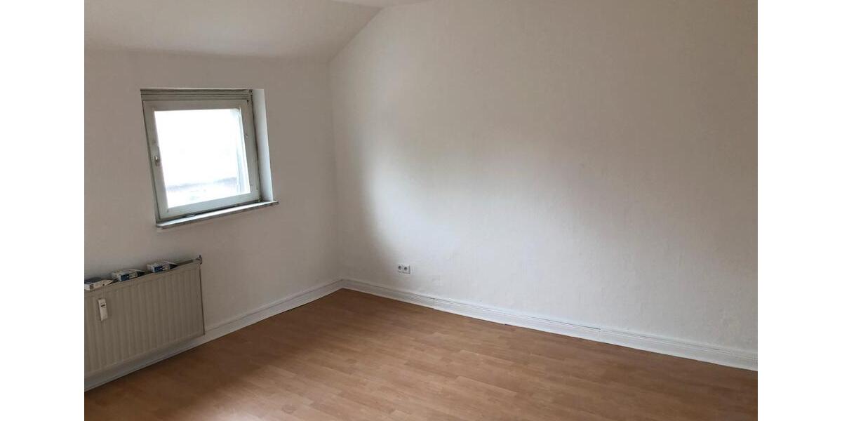 Dachgeschoßwohnung Oberhausen Schmachtendorf - 3 Zimmer, 72 m&sup2;, 670&euro; | Angebot:26679359